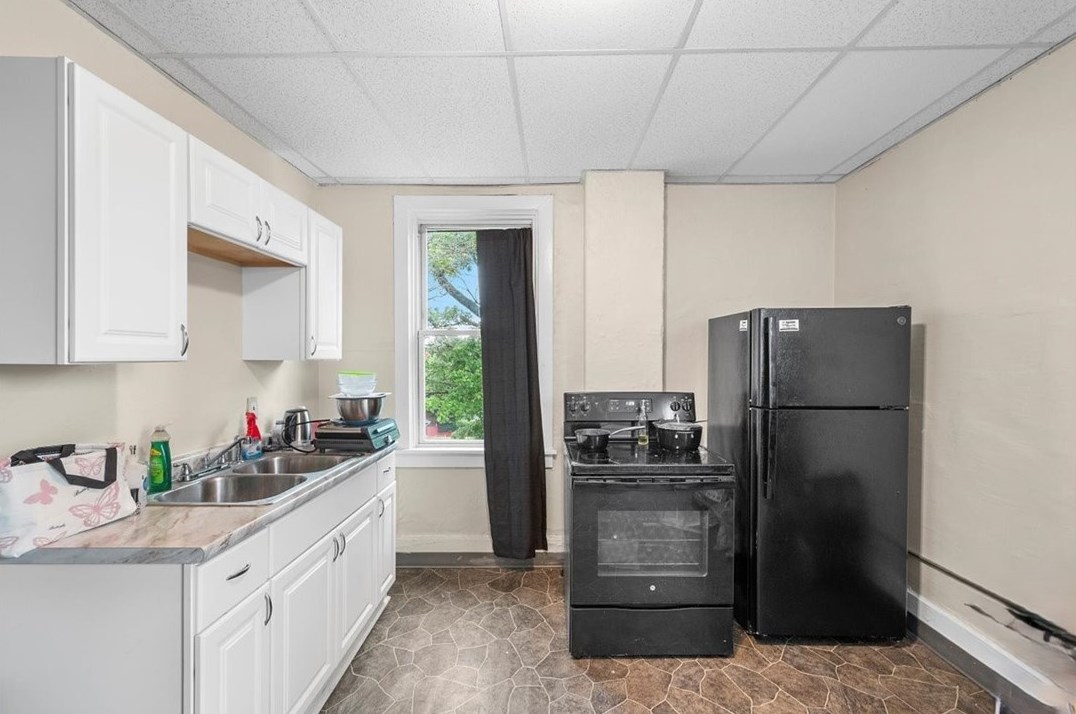 9929 Frankstown Rd, Pittsburgh PA 15235-3006 exterior