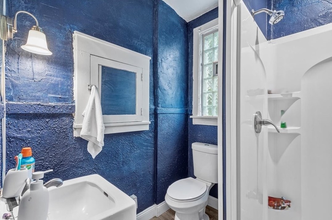 9929 Frankstown Rd, Pittsburgh PA 15235-3006 exterior