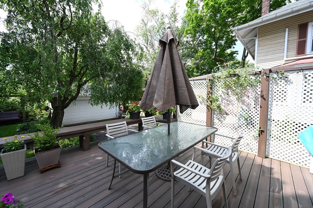 7432 Trevanion Ave, Pittsburgh PA 15218-1242 exterior