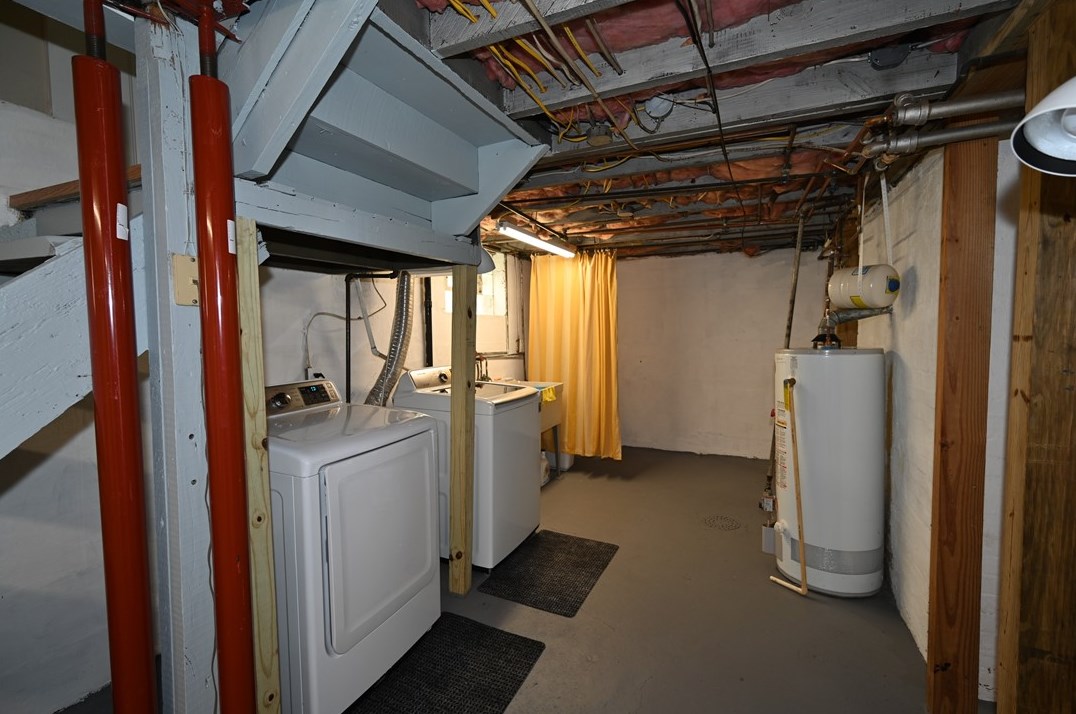 7432 Trevanion Ave, Pittsburgh PA 15218-1242 exterior