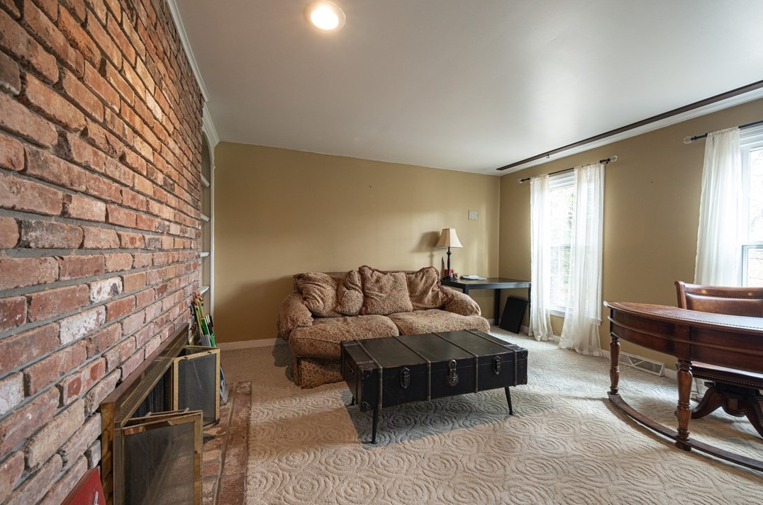 748 Olive St, Pittsburgh PA  15237-4881 exterior