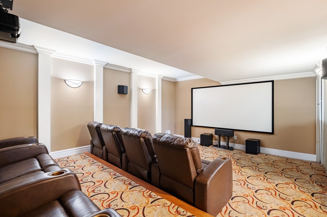 2230 Country Clb Dr, Pittsburgh PA 15235-4114 exterior