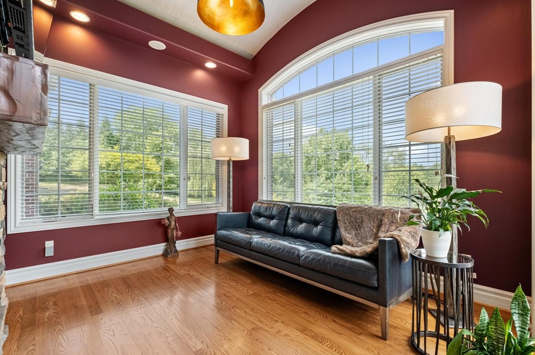 2230 Country Clb Dr, Pittsburgh PA 15235-4114 exterior