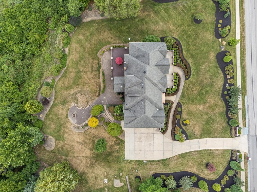 2230 Country Clb Dr, Pittsburgh PA 15235-4114 exterior