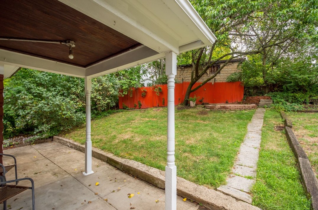 1340 Arkansas Ave, Pittsburgh PA  15216-2606 exterior