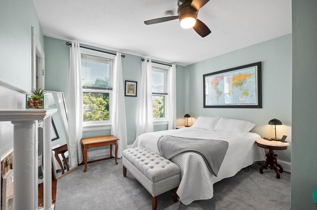 5824 Bryant St, Pittsburgh PA  15206-1604 exterior