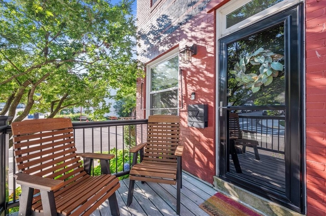 5824 Bryant St, Pittsburgh PA  15206-1604 exterior