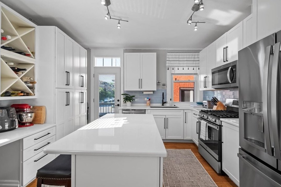 5824 Bryant St, Pittsburgh PA  15206-1604 exterior