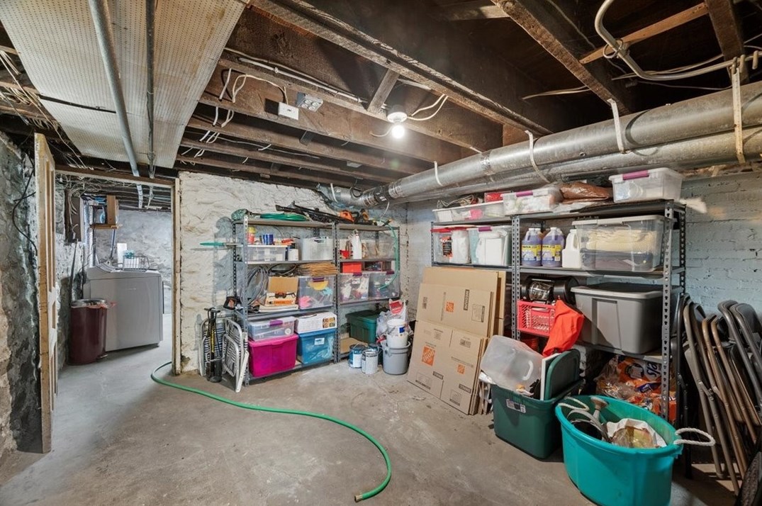 5824 Bryant St, Pittsburgh PA  15206-1604 exterior