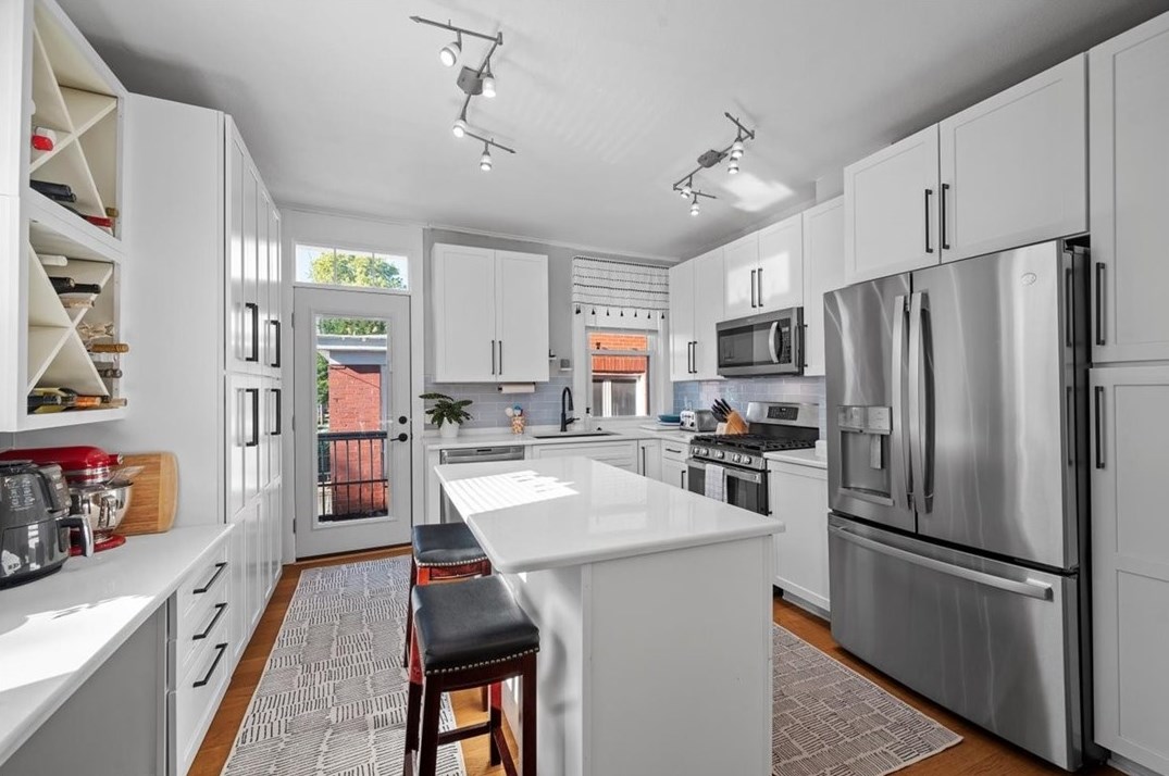 5824 Bryant St, Pittsburgh PA  15206-1604 exterior