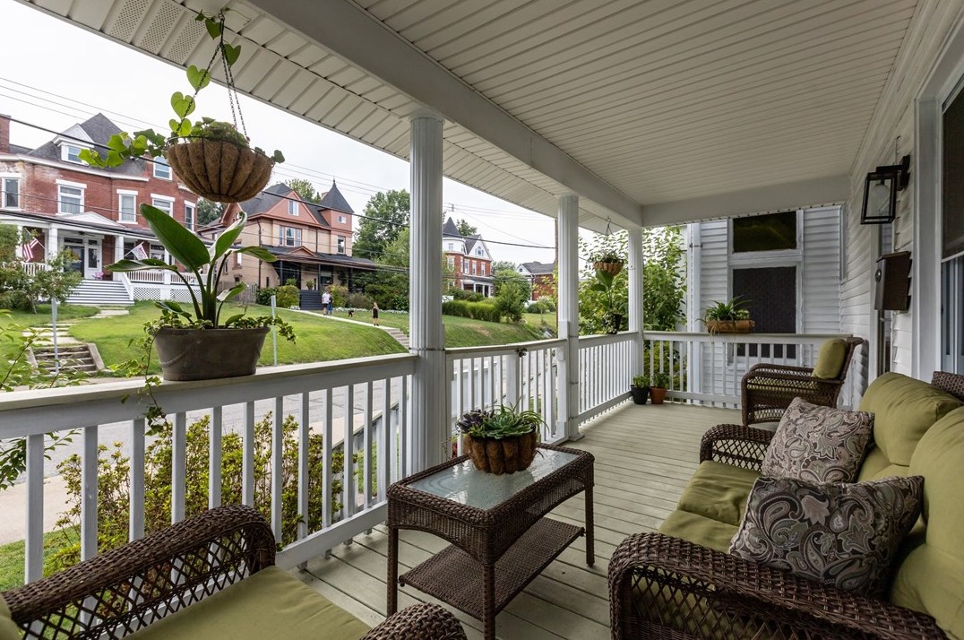 1321 State Ave, Moon Twp PA  15108-2048 exterior