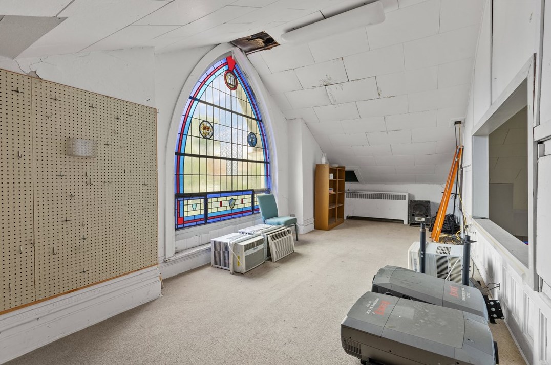 1323 State Ave, Moon Twp PA 15108-2017 exterior