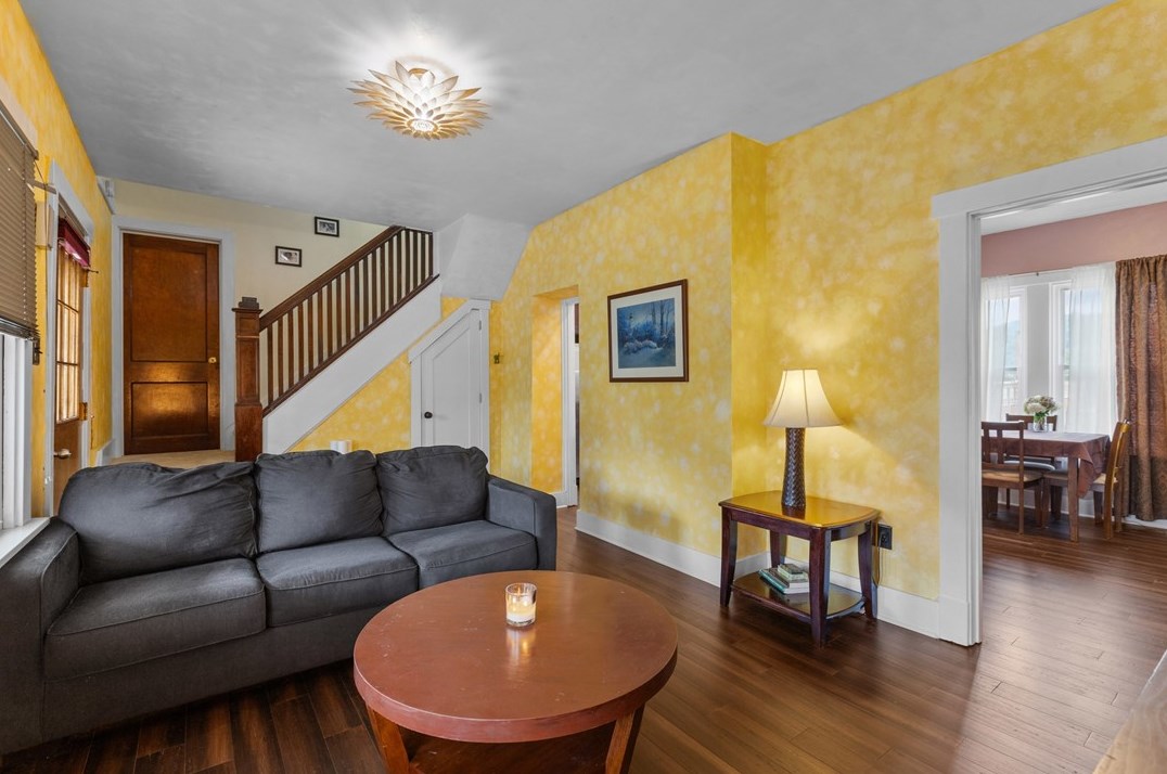 1323 State Ave, Moon Twp PA 15108-2017 exterior