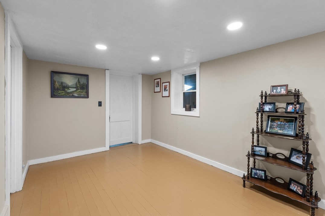 1323 State Ave, Moon Twp PA 15108-2017 exterior