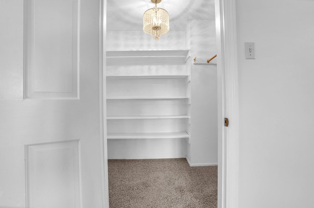 912 Country Clb Dr, Pittsburgh PA 15228-2625 exterior