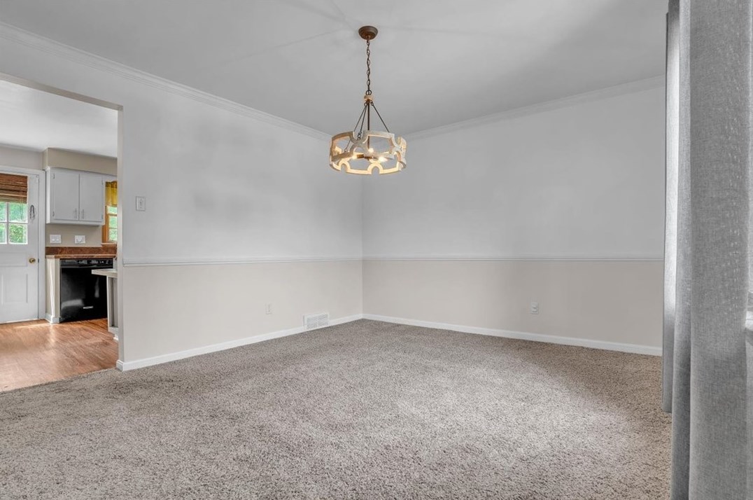 912 Country Clb Dr, Pittsburgh PA 15228-2625 exterior