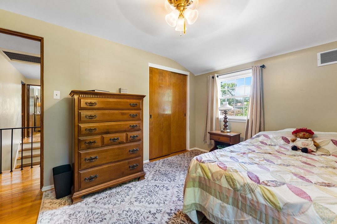 909 Lovingston Dr, Pittsburgh PA  15216-1731 exterior