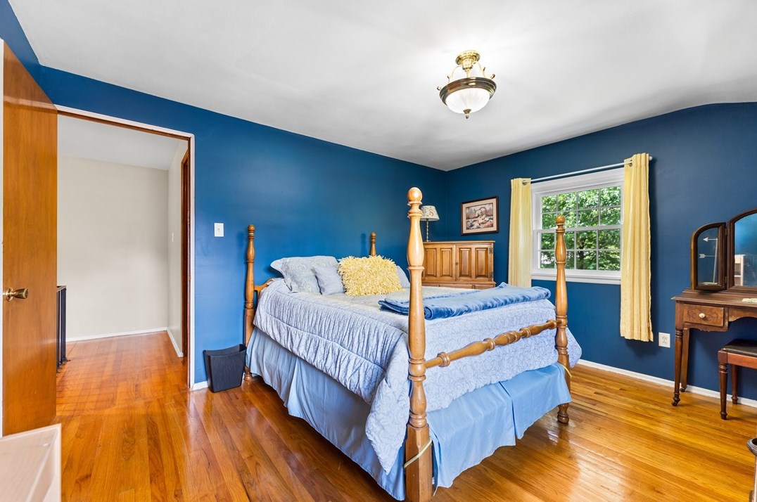 909 Lovingston Dr, Pittsburgh PA  15216-1731 exterior