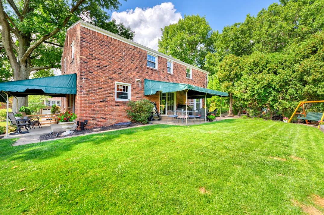 909 Lovingston Dr, Pittsburgh PA  15216-1731 exterior