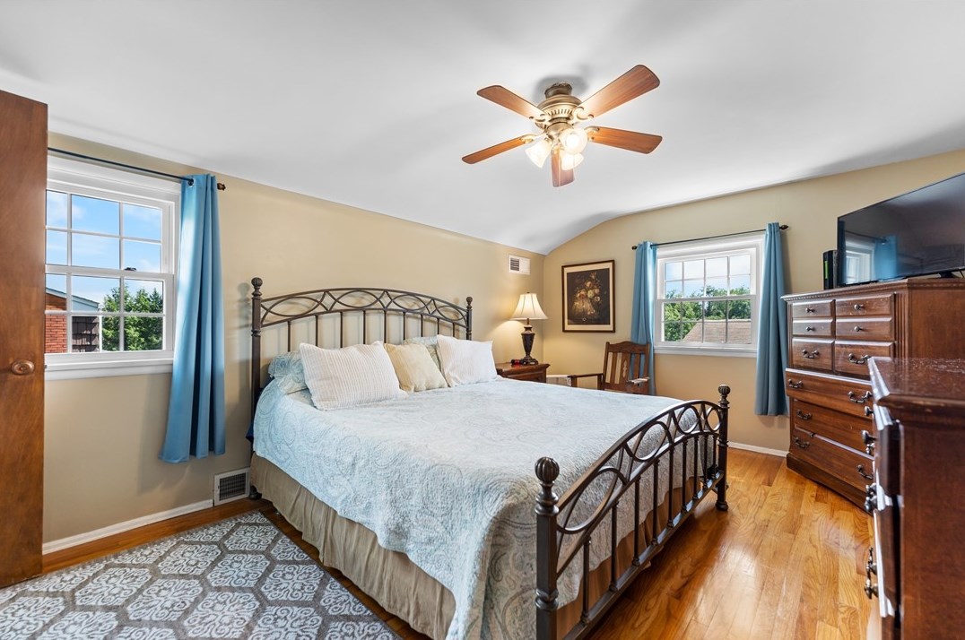 909 Lovingston Dr, Pittsburgh PA  15216-1731 exterior