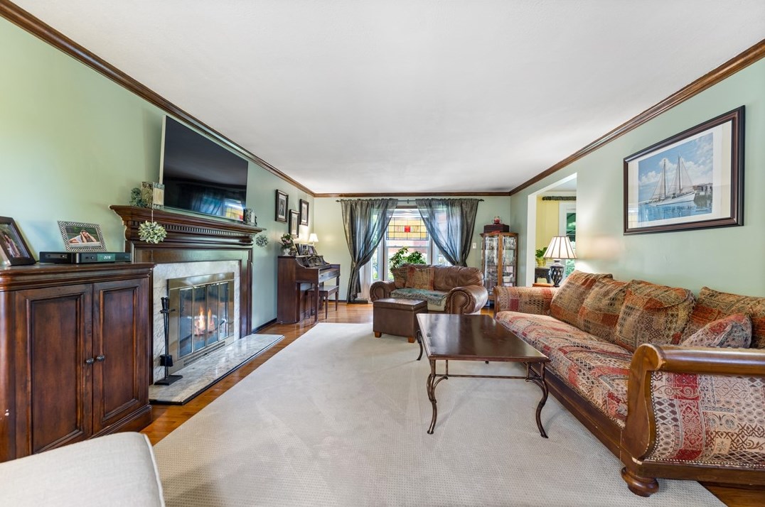 909 Lovingston Dr, Pittsburgh PA  15216-1731 exterior