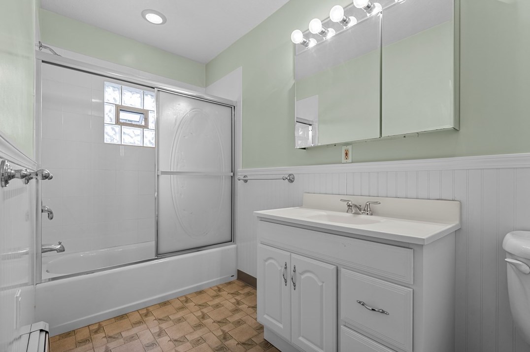 2006 Sarah St, Pittsburgh PA 15203-2022 exterior