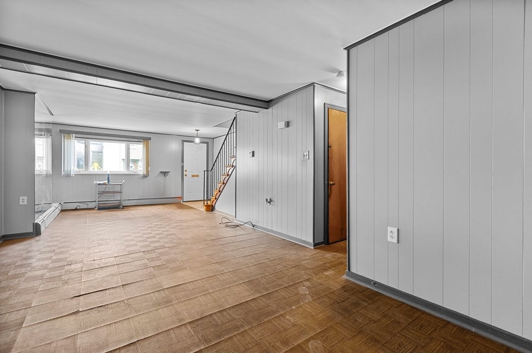 2006 Sarah St, Pittsburgh PA 15203-2022 exterior