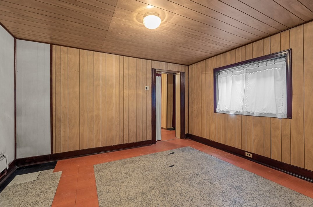 2006 Sarah St, Pittsburgh PA 15203-2022 exterior