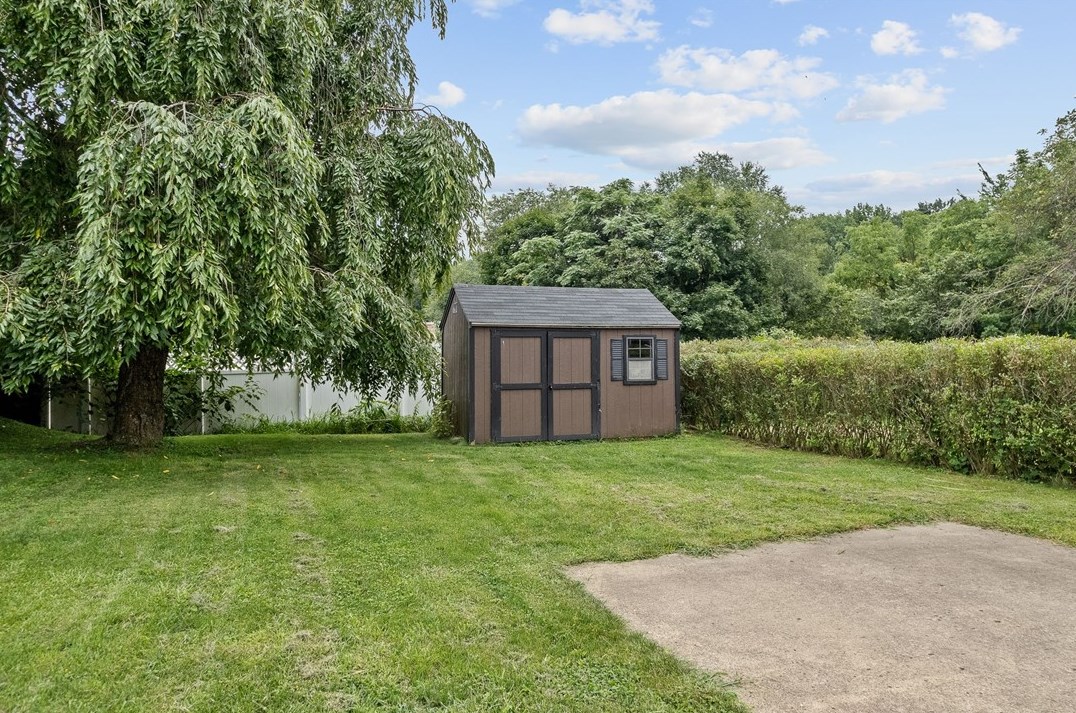 1440 Chislett St, Pittsburgh PA  15206-1309 exterior