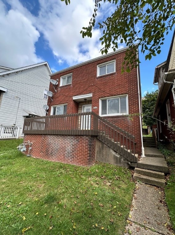 942 Beaver Rd, Ambridge PA  15003-2033 exterior