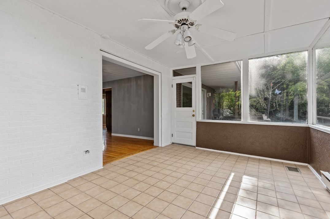 558 Pat Hvn Dr, Pittsburgh PA 15243-1726 exterior