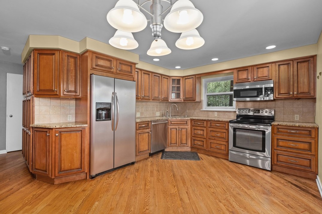 558 Pat Hvn Dr, Pittsburgh PA 15243-1726 exterior