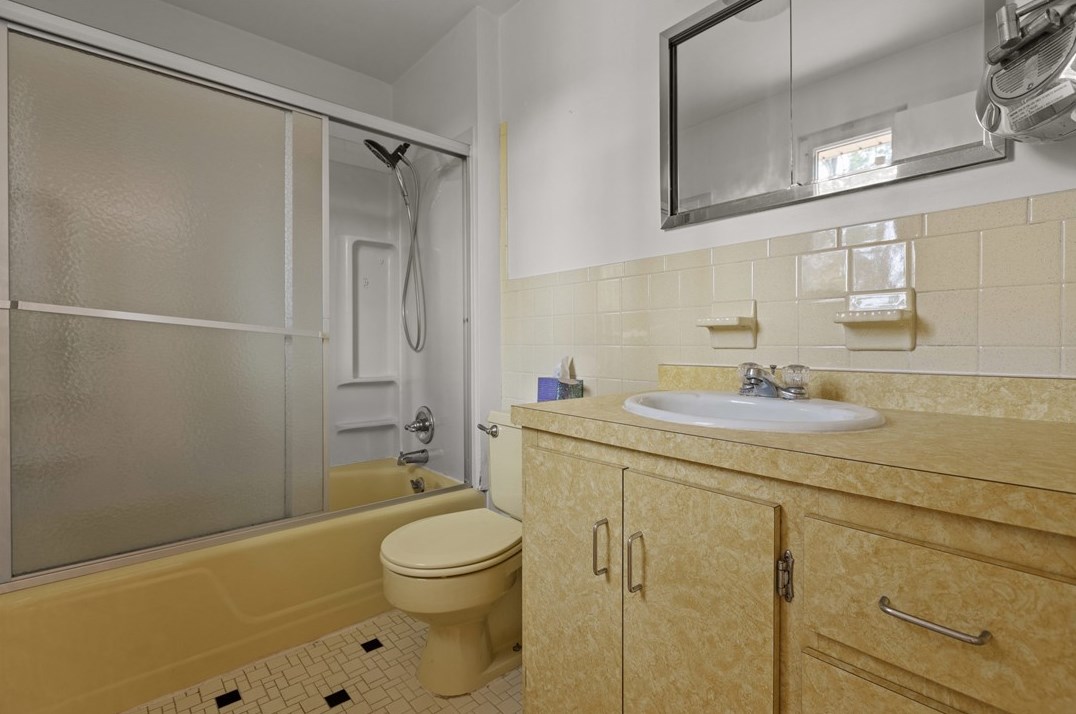 558 Pat Hvn Dr, Pittsburgh PA 15243-1726 exterior