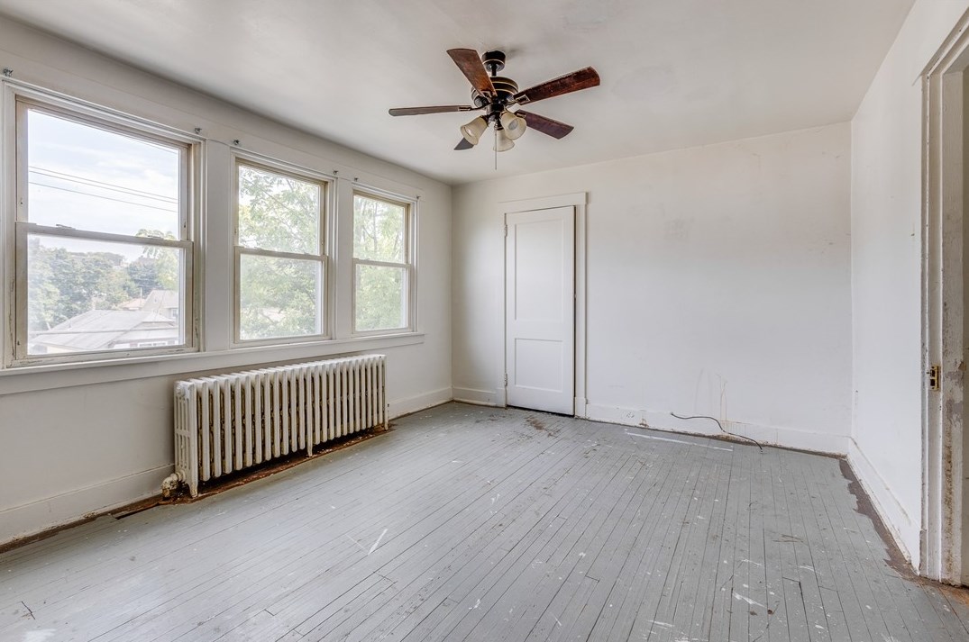 932 Woodbourne Ave, Pittsburgh PA  15226-2108 exterior