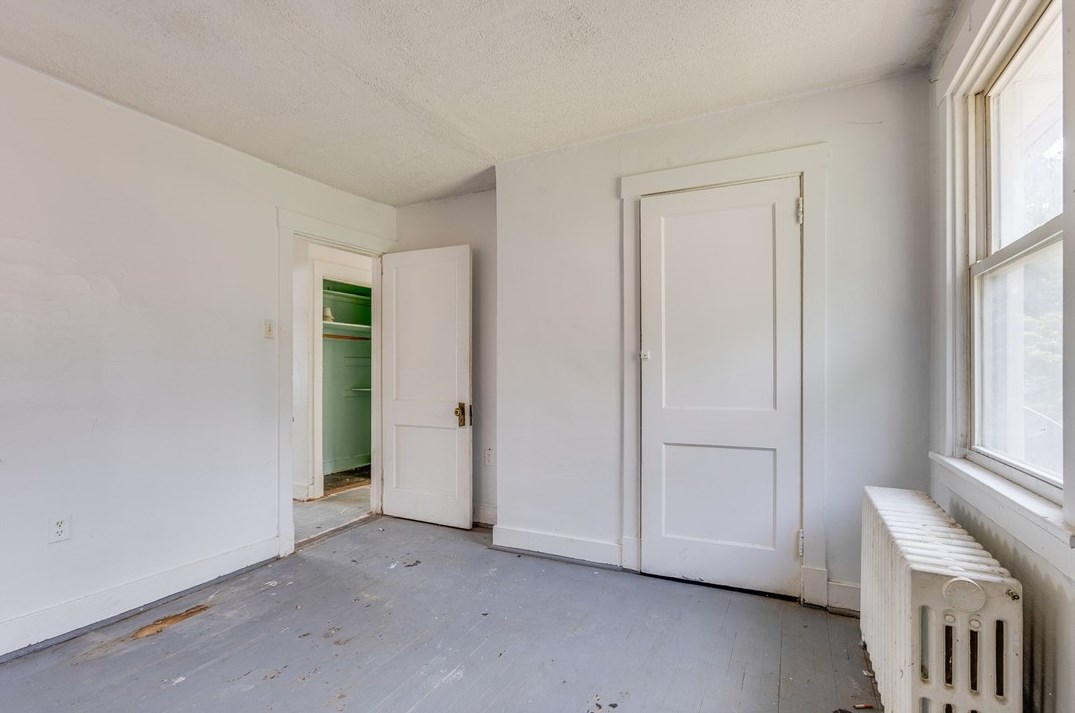 932 Woodbourne Ave, Pittsburgh PA  15226-2108 exterior