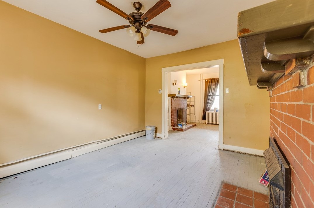 932 Woodbourne Ave, Pittsburgh PA  15226-2108 exterior