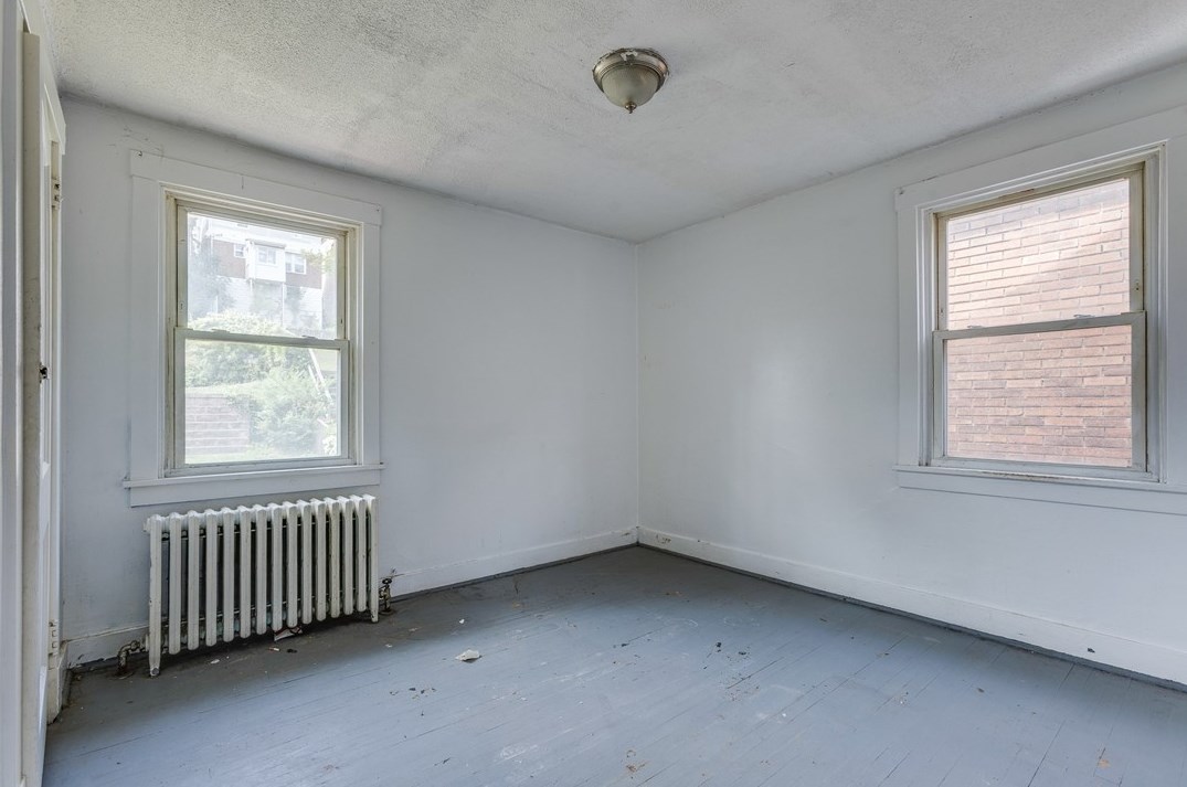 932 Woodbourne Ave, Pittsburgh PA  15226-2108 exterior