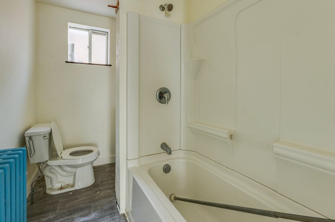 932 Woodbourne Ave, Pittsburgh PA  15226-2108 exterior