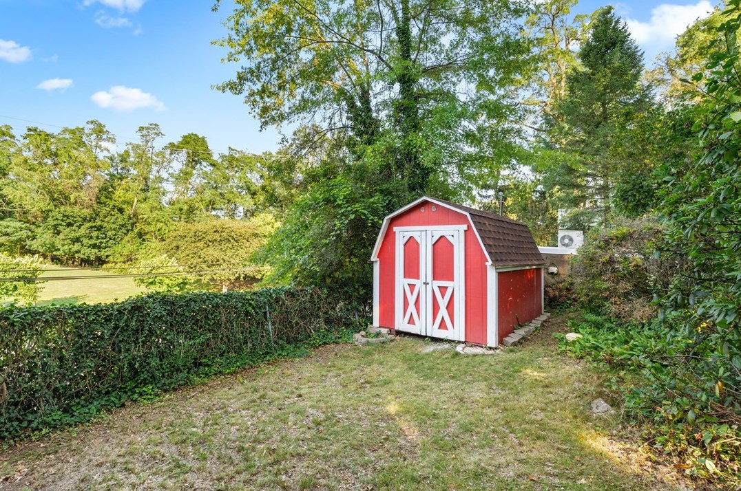 4830 Stanton Ave, Pittsburgh PA 15201-1628 exterior