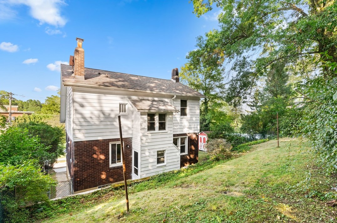 4830 Stanton Ave, Pittsburgh PA 15201-1628 exterior