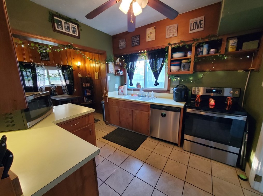 2007 Delaware Ave, New Castle PA  16105-2210 exterior