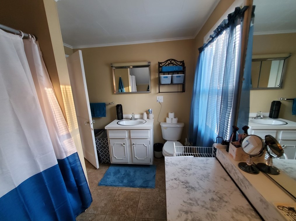 2007 Delaware Ave, New Castle PA  16105-2210 exterior