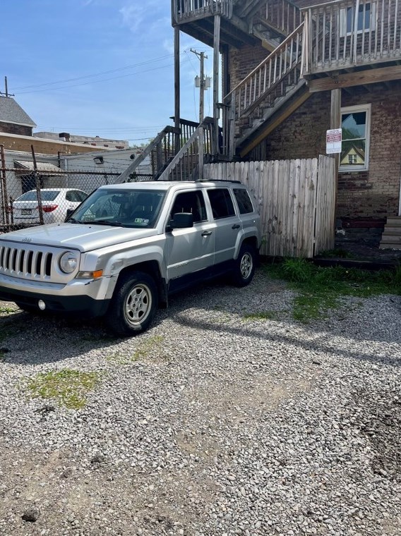 7529 Roslyn St, Pittsburgh PA 15218-2532 exterior