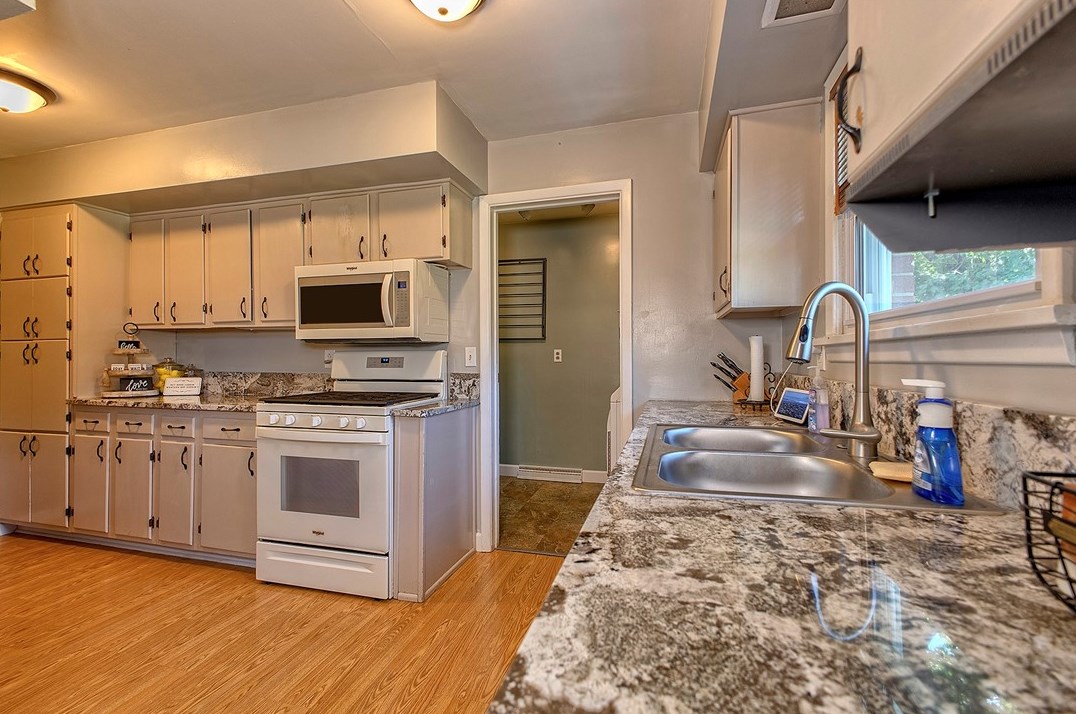 978 Barclay Rd, Indiana PA 15701-9775 exterior