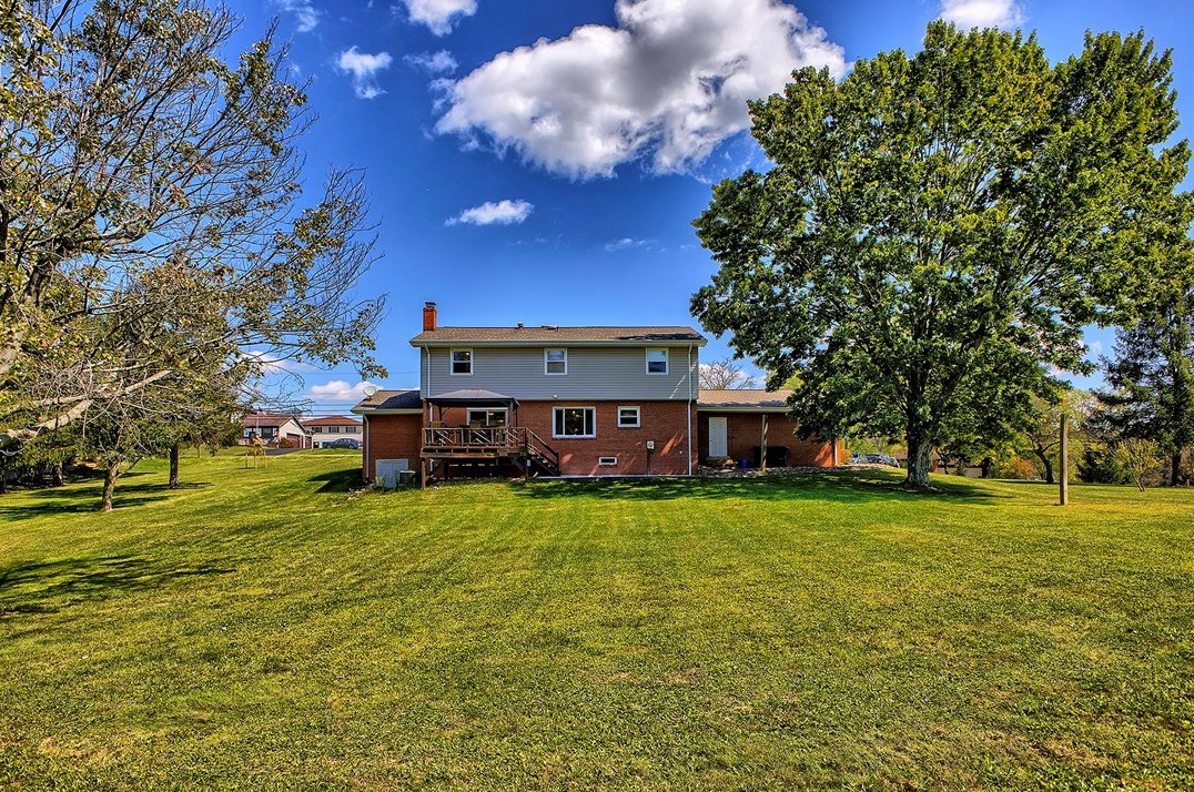 978 Barclay Rd, Indiana PA 15701-9775 exterior