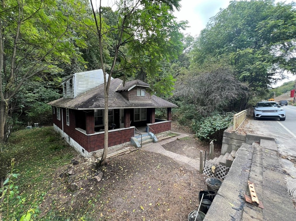 143 Coal Valley Rd, Jefferson Hills, PA 15025