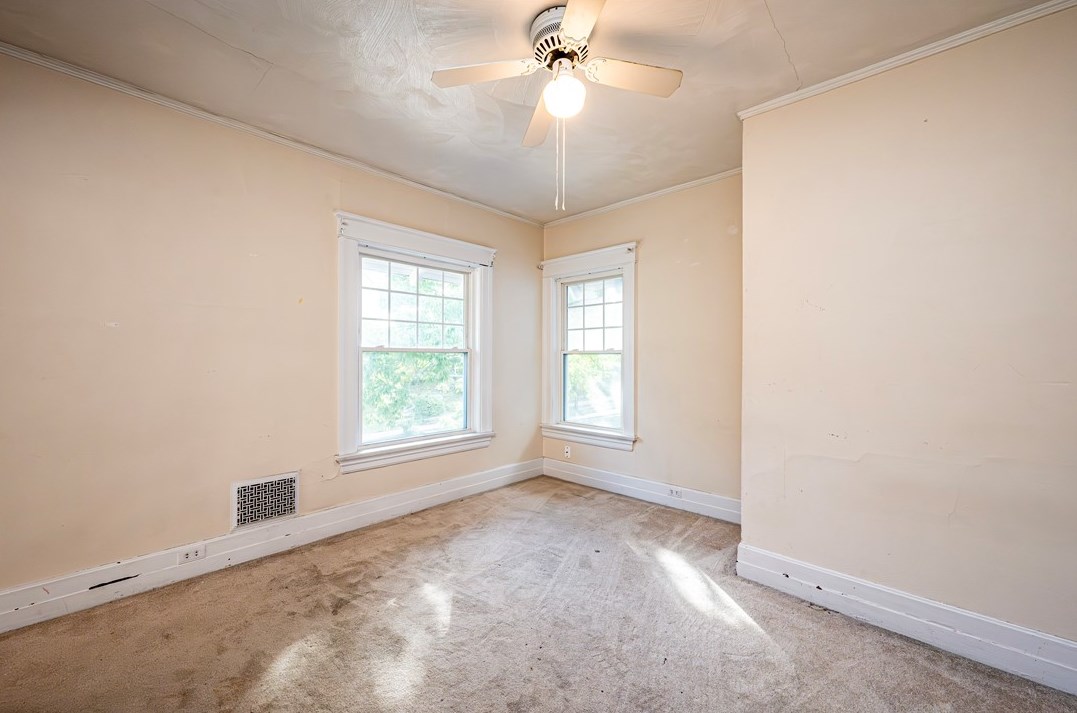 562 Main St, Greensburg PA 15601-1863 exterior