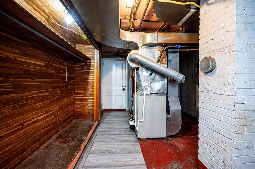 562 Main St, Greensburg PA 15601-1863 exterior