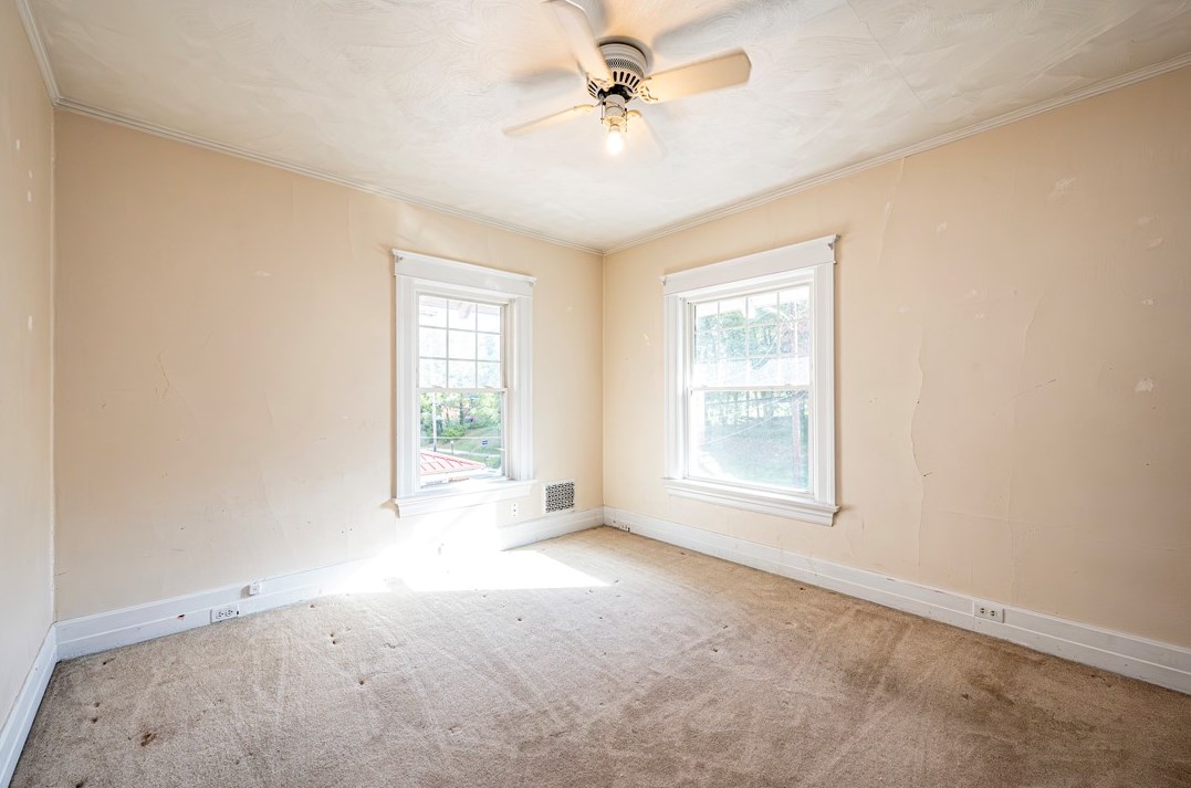 562 Main St, Greensburg PA 15601-1863 exterior