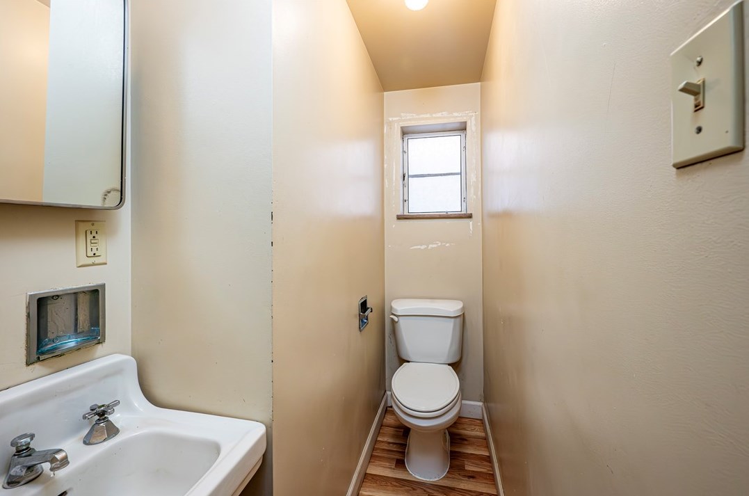 562 Main St, Greensburg PA 15601-1863 exterior